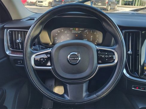 Used 2021 Volvo S60 T6 Momentum w/ Premium Package image 12