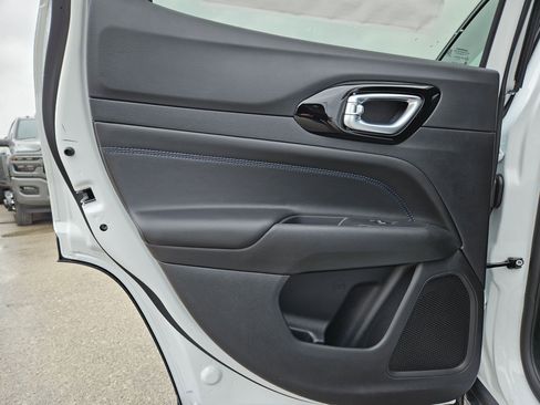 New 2026 Jeep Compass Latitude image 14