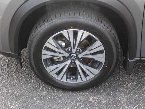 Used 2023 Nissan Rogue SV FWD image 12