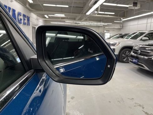 New 2025 Volkswagen Atlas Cross Sport SE w/ Panoramic Sunroof Package AWD/4WD image 12