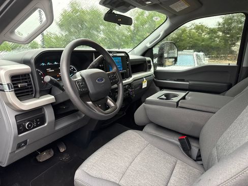 Used 2025 Ford F250 XL w/ STX Appearance Package AWD/4WD image 9