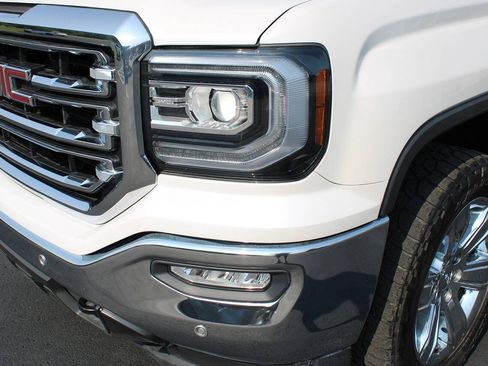 Used 2017 GMC Sierra 1500 SLT AWD/4WD image 19
