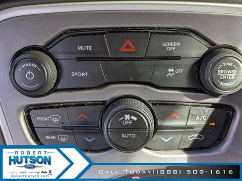 Used 2019 Dodge Challenger SXT image 21