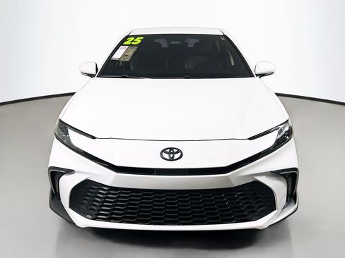 Used 2025 Toyota Camry SE w/ Convenience Package FWD image 11