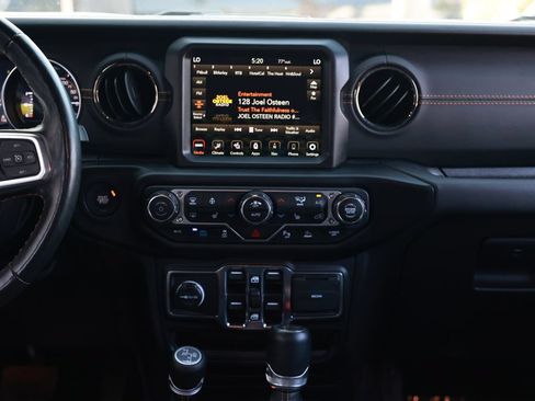 Used 2023 Jeep Wrangler Unlimited Sahara AWD/4WD image 29
