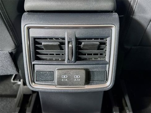 Used 2019 Subaru Forester Premium AWD/4WD image 26