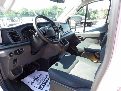 Used 2025 Ford Transit 250 Low Roof w/ Exterior Upgrade Package RWD image 16