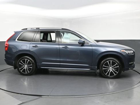 Used 2018 Volvo XC90 T6 Momentum w/ Convenience Package AWD/4WD image 6