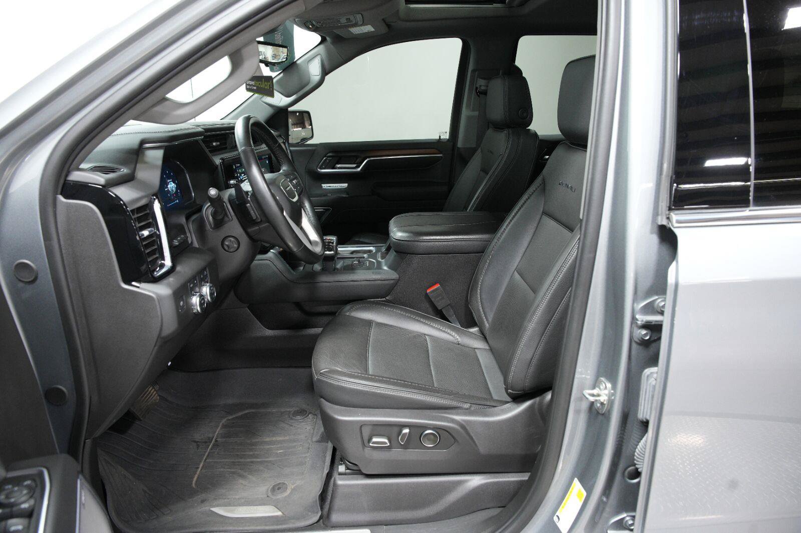 Certified 2024 GMC Sierra 1500 Denali w/ Denali Reserve Package AWD/4WD image 43