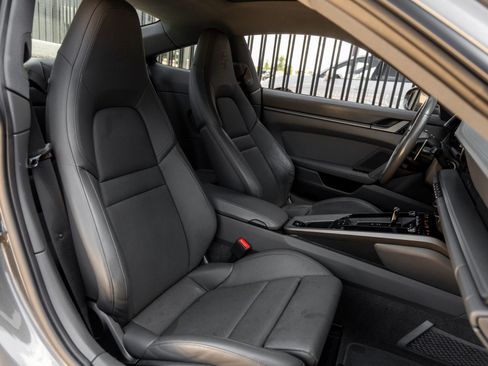 Certified 2020 Porsche 911 Carrera RWD image 33