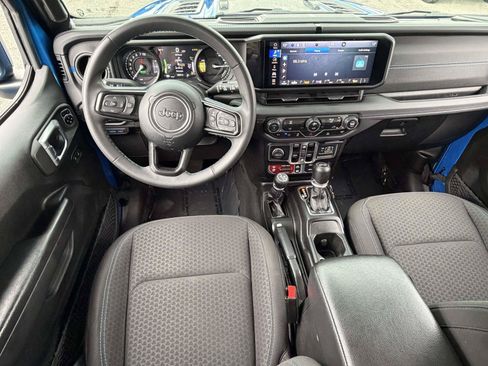 Used 2024 Jeep Wrangler Unlimited Rubicon 4xe AWD/4WD image 9