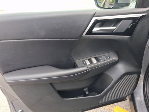Used 2024 Mitsubishi Outlander SE FWD image 12