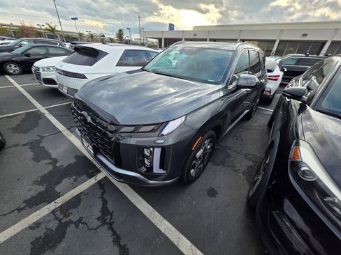 Used 2024 Hyundai Palisade Limited FWD image 1