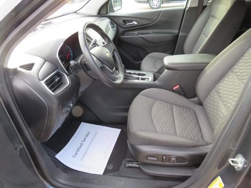 Used 2018 Chevrolet Equinox LT image 3