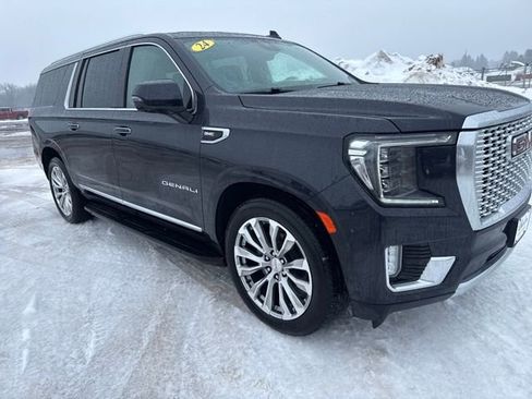 Used 2024 GMC Yukon XL Denali w/ Advanced Technology Package image 7