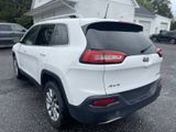 Used 2017 Jeep Cherokee Limited image 5