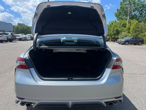 Used 2022 Toyota Camry XSE FWD image 17