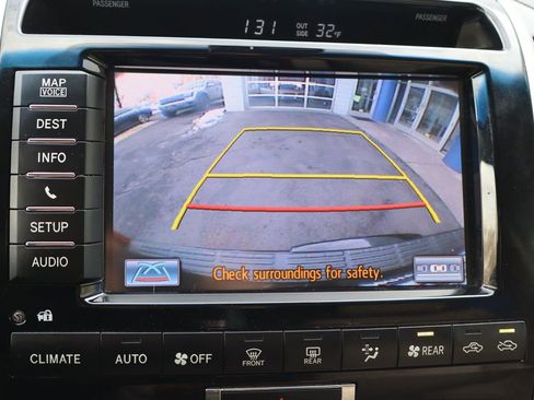 Used 2013 Toyota Land Cruiser image 24