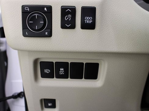 Used 2014 Lexus GX 460 w/ Premium Package AWD/4WD image 61