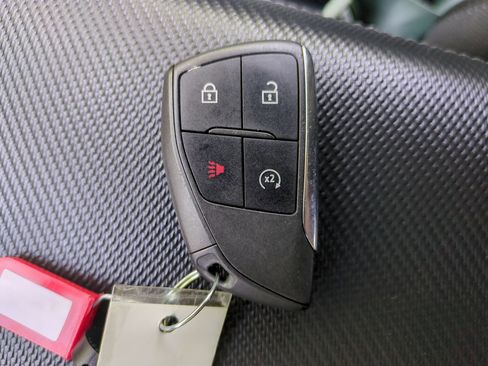 Used 2025 Chevrolet Equinox LT FWD image 29