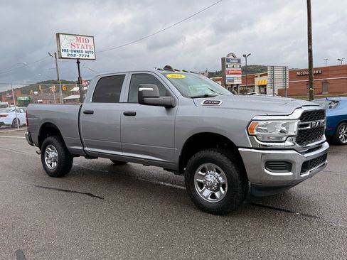 Used 2024 RAM 2500 Tradesman w/ Chrome Appearance Group image 8