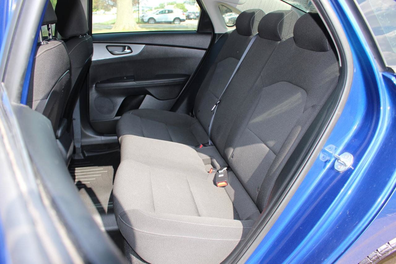 Used 2020 Kia Forte LXS FWD image 29