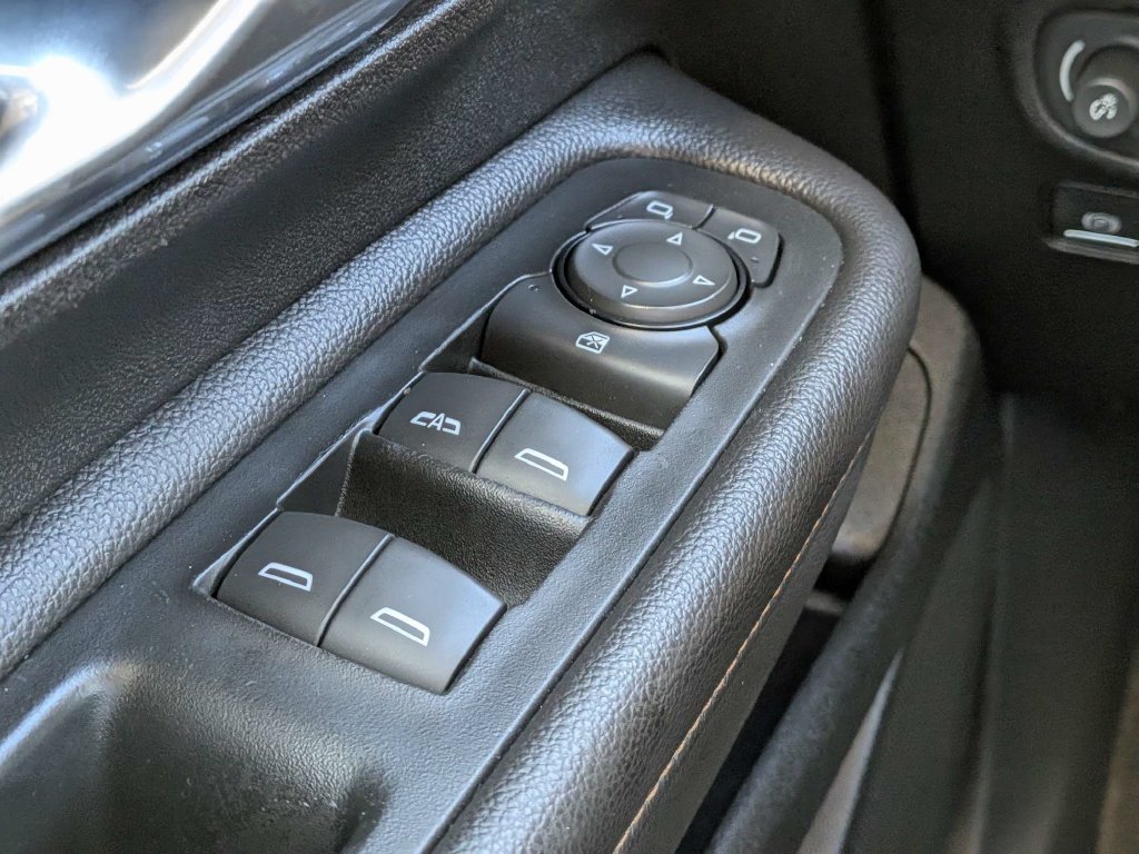 Used 2018 GMC Terrain SLE FWD image 21