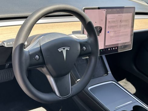 Used 2023 Tesla Model 3 Standard Range RWD image 27