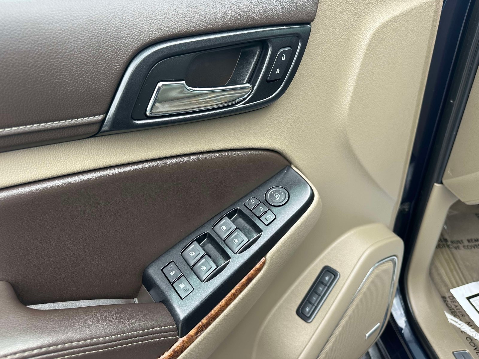 Used 2019 Chevrolet Suburban Premier AWD/4WD image 20