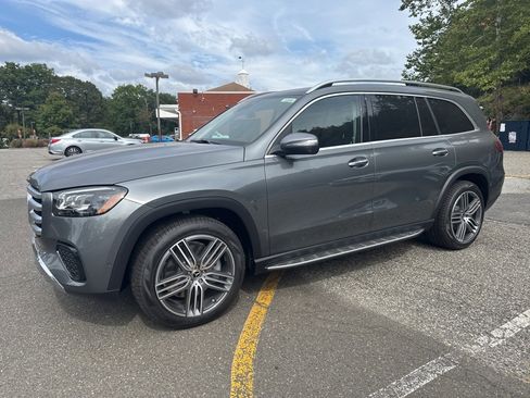 New 2026 Mercedes-Benz GLS 450 4MATIC image 4