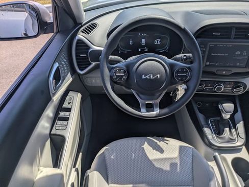 Used 2025 Kia Soul LX FWD image 15