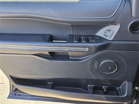 Used 2024 Ford Expedition Max XLT image 29