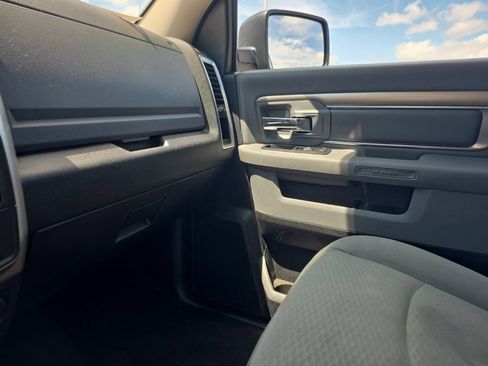 Used 2020 RAM 1500 Classic SLT AWD/4WD image 18