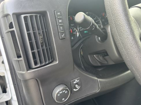 Used 2025 GMC Savana 3500 LT w/ LT Preferred Equipment Group RWD image 26