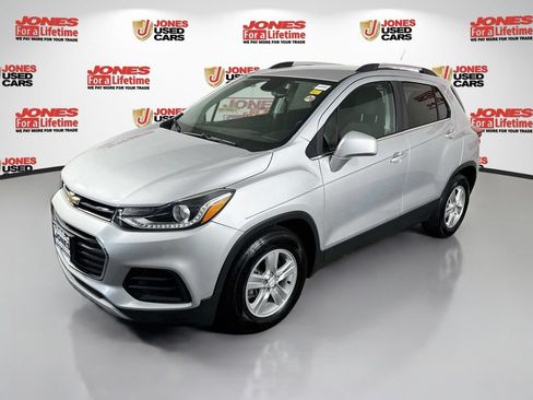 Used 2018 Chevrolet Trax LT FWD image 12