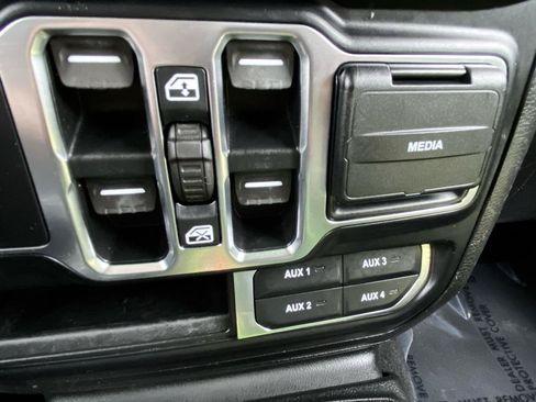 Used 2020 Jeep Gladiator Sport w/ Quick Order Package 24S AWD/4WD image 35