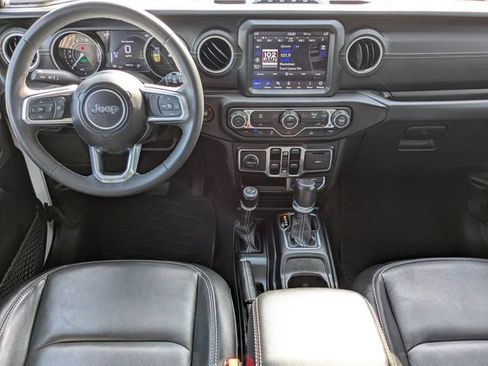 Used 2023 Jeep Wrangler Unlimited Sahara AWD/4WD image 15