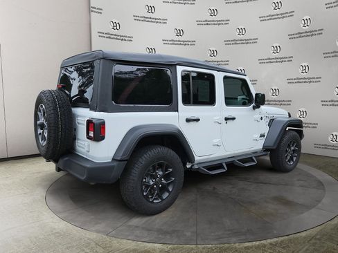 Used 2024 Jeep Wrangler Unlimited Sport AWD/4WD image 5