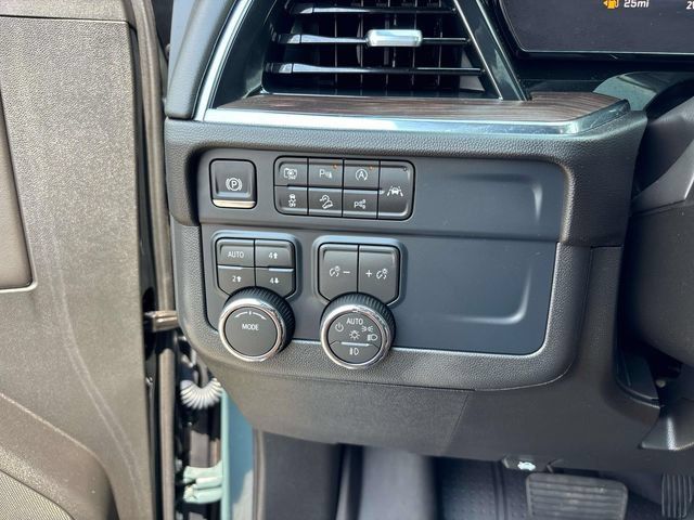 Used 2026 Chevrolet Tahoe Z71 w/ Comfort Package AWD/4WD image 31
