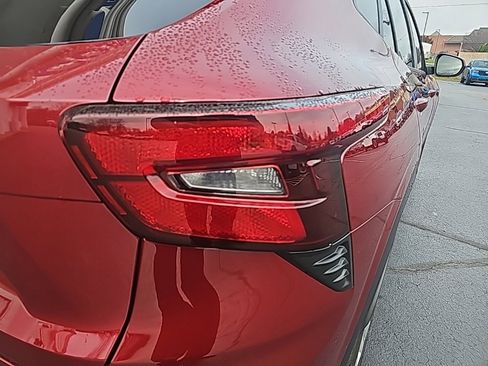 Used 2025 Chevrolet Trax LS image 6