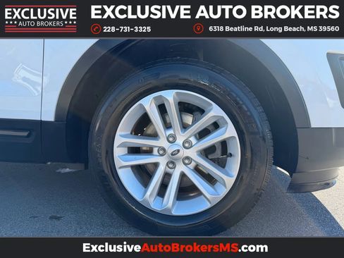 Used 2017 Ford Explorer XLT image 42