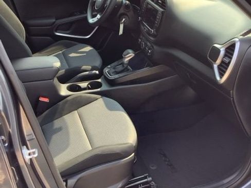 Used 2022 Kia Soul LX FWD image 25