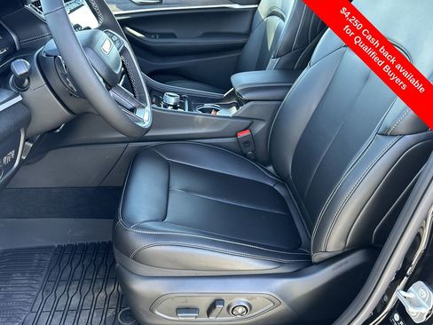 New 2025 Jeep Grand Cherokee Limited image 17