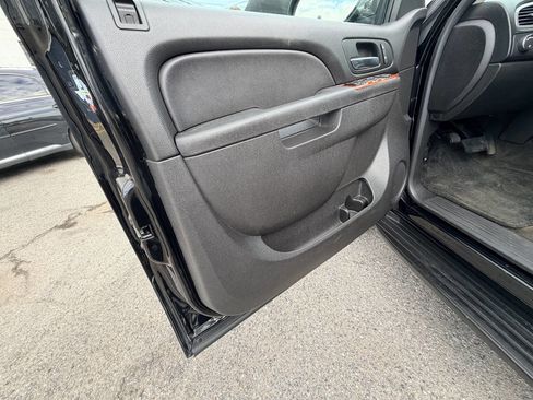 Used 2013 Chevrolet Tahoe LT AWD/4WD image 37