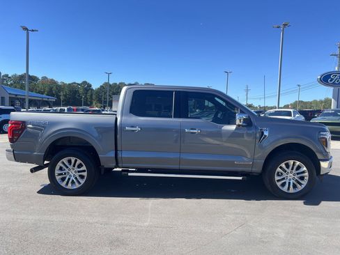 Used 2024 Ford F150 Lariat w/ FX4 Off-Road Package image 34