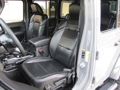 Used 2023 Jeep Wrangler Unlimited Sahara w/ Cold Weather Group AWD/4WD image 14