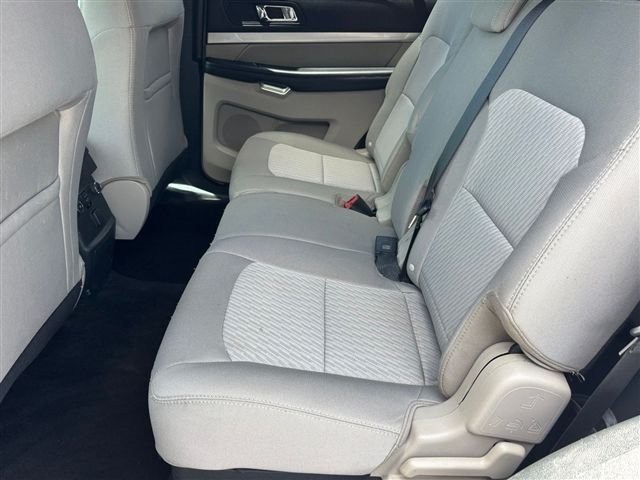 Used 2018 Ford Explorer FWD image 14