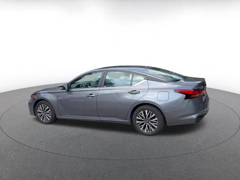 Used 2026 Nissan Altima 2.5 SV FWD image 10