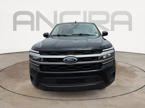 Used 2024 Ford Expedition XLT image 6