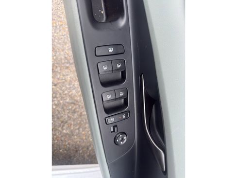Used 2025 Hyundai Elantra Limited FWD image 10